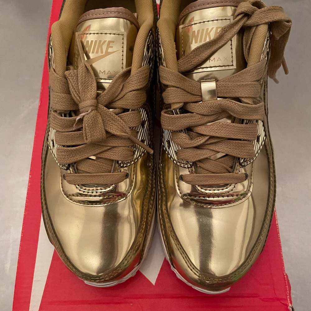 Nike Dunk Low Goldenrod 2021 release Women's Sneakers